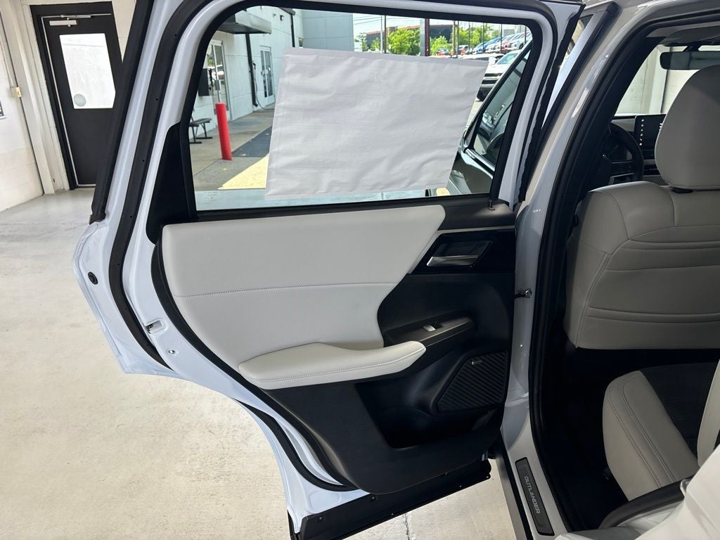 2026 Mitsubishi Outlander SE