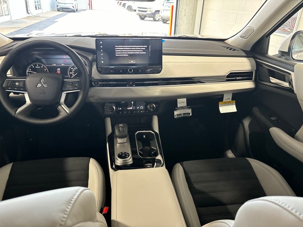 2026 Mitsubishi Outlander SE