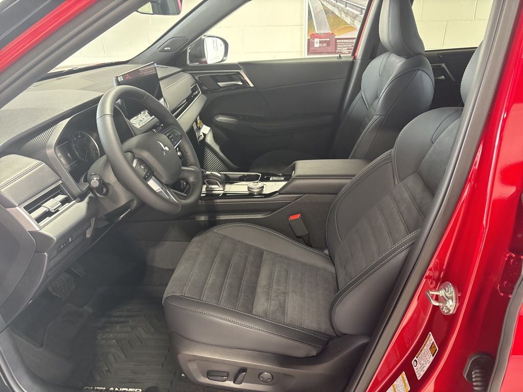 2026 Mitsubishi Outlander LE