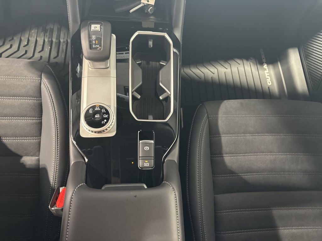 2026 Mitsubishi Outlander LE