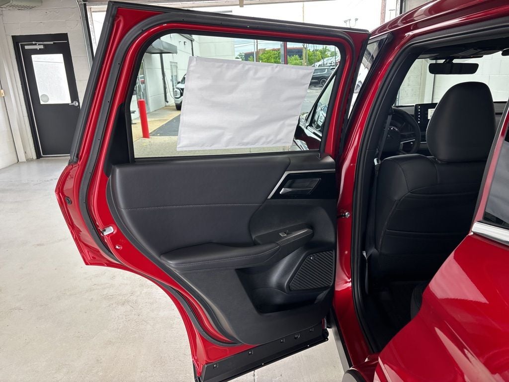 2026 Mitsubishi Outlander LE