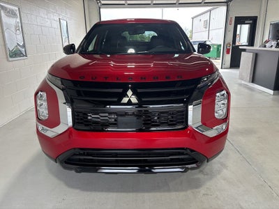 2026 Mitsubishi Outlander LE