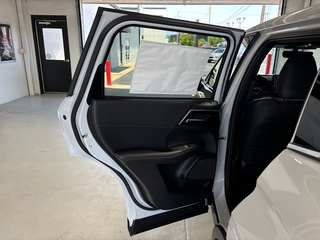 2026 Mitsubishi Outlander LE