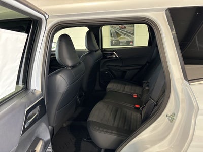 2026 Mitsubishi Outlander LE