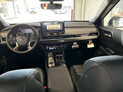 2026 Mitsubishi Outlander LE