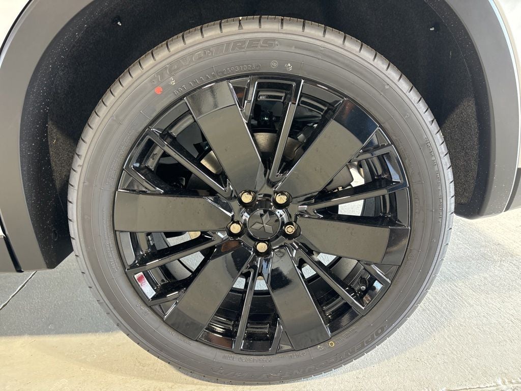 2026 Mitsubishi Outlander LE