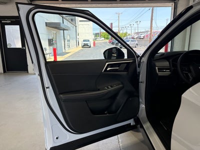 2026 Mitsubishi Outlander LE