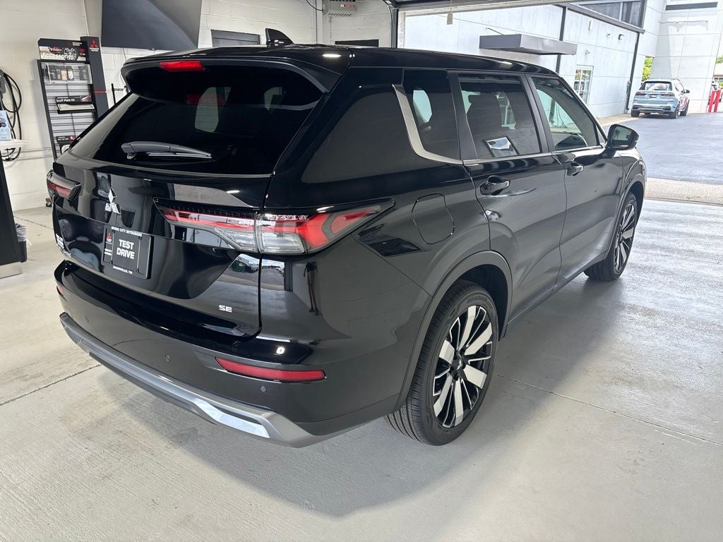 2026 Mitsubishi Outlander SE