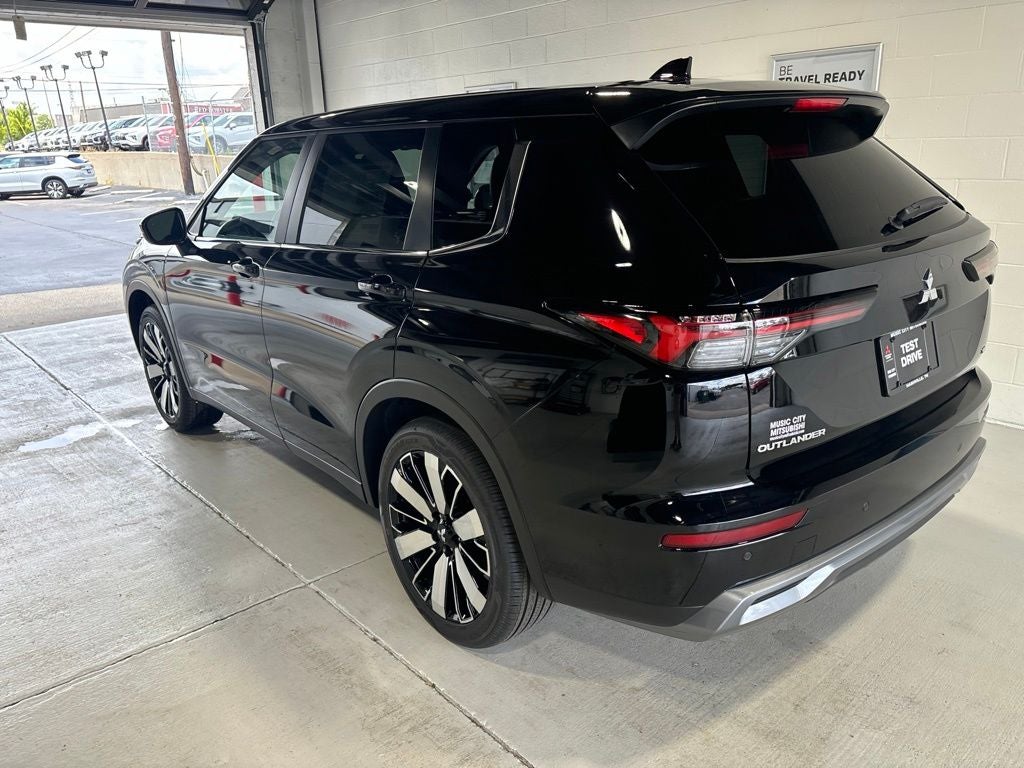 2026 Mitsubishi Outlander SE