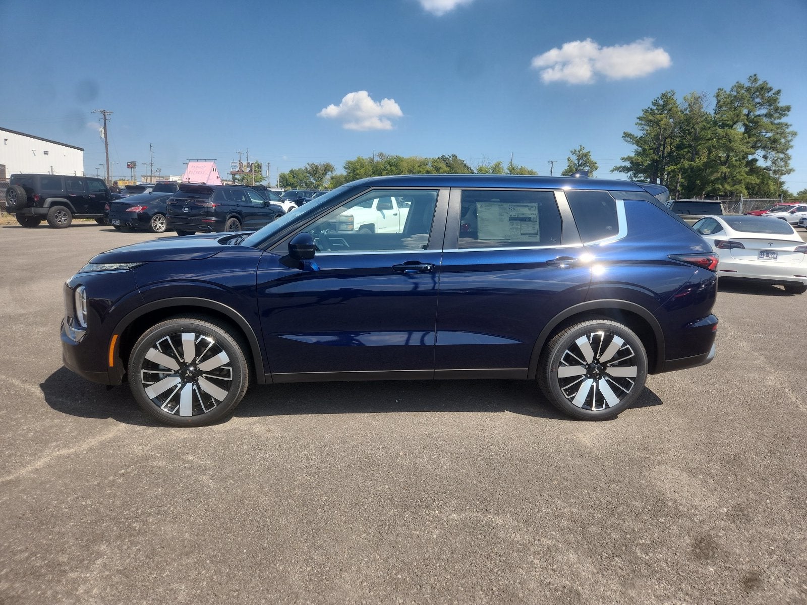 2026 Mitsubishi Outlander SE