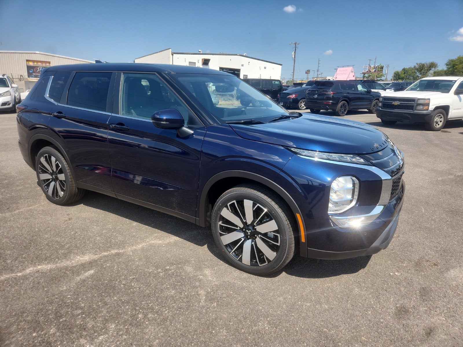 2026 Mitsubishi Outlander SE