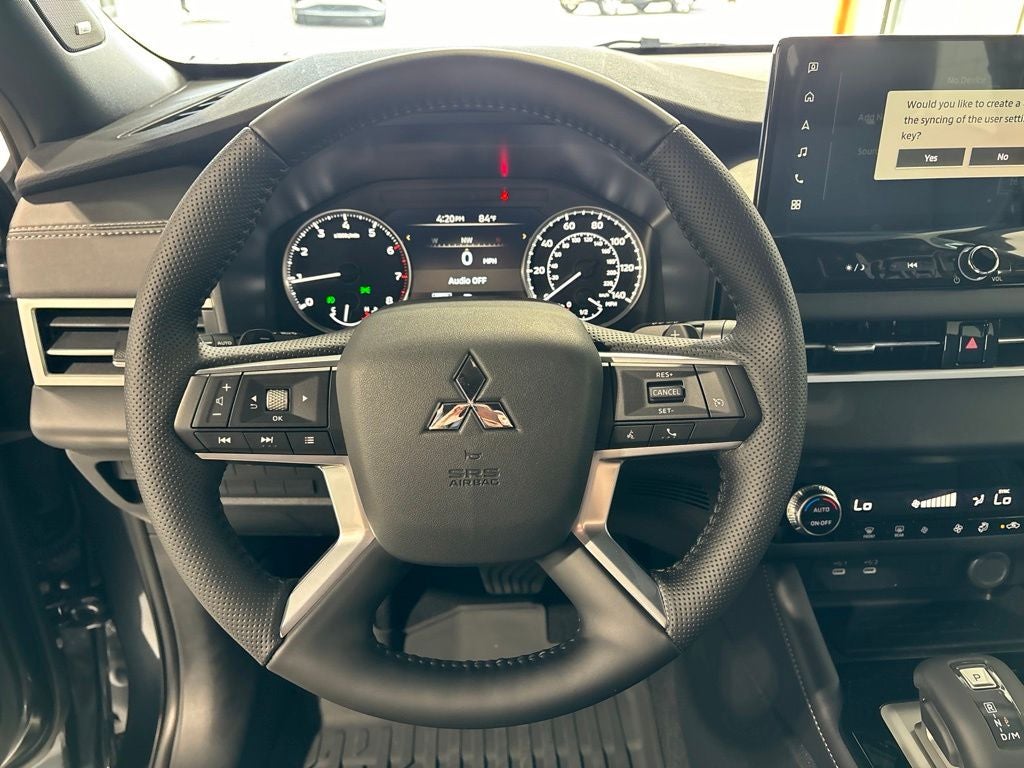 2026 Mitsubishi Outlander LE