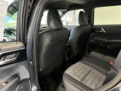 2026 Mitsubishi Outlander LE