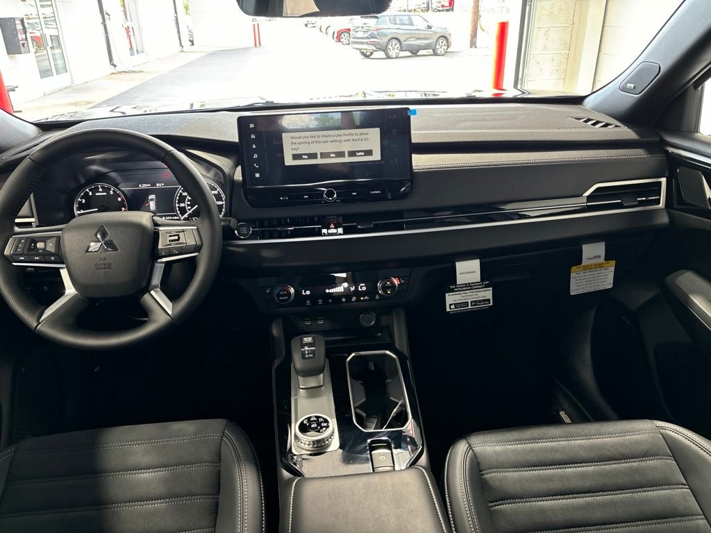 2026 Mitsubishi Outlander LE