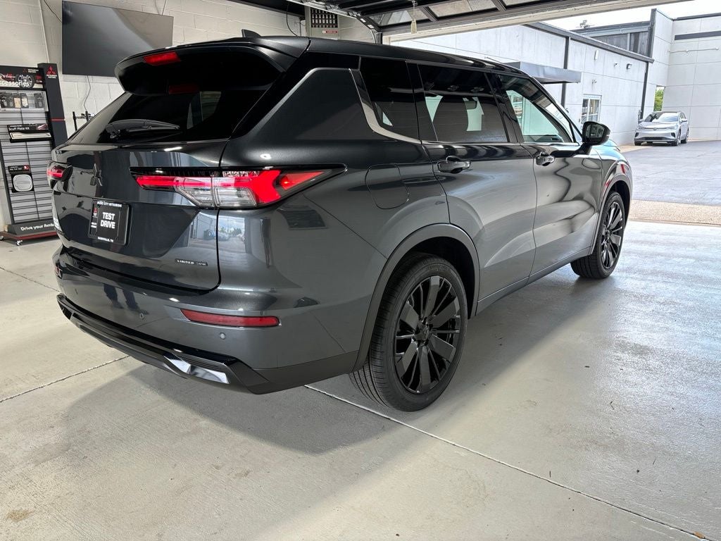 2026 Mitsubishi Outlander LE