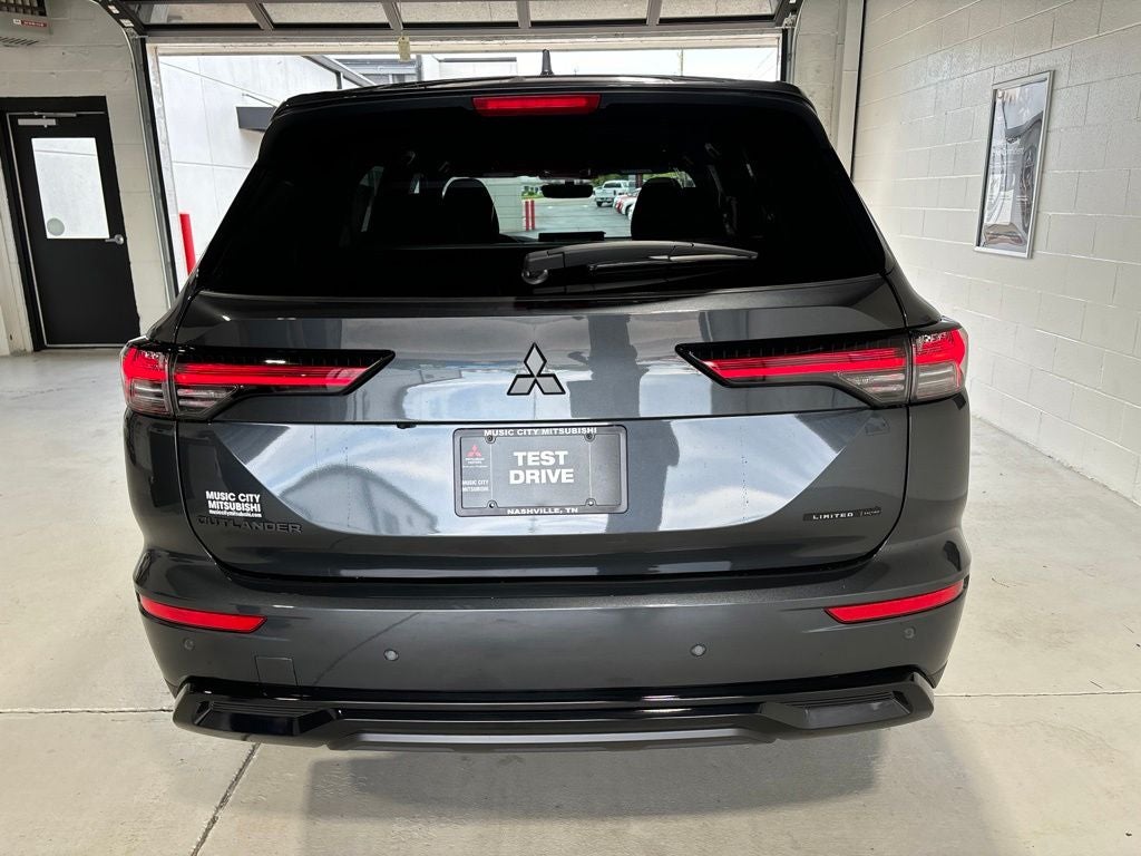 2026 Mitsubishi Outlander LE