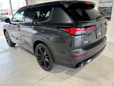 2026 Mitsubishi Outlander LE