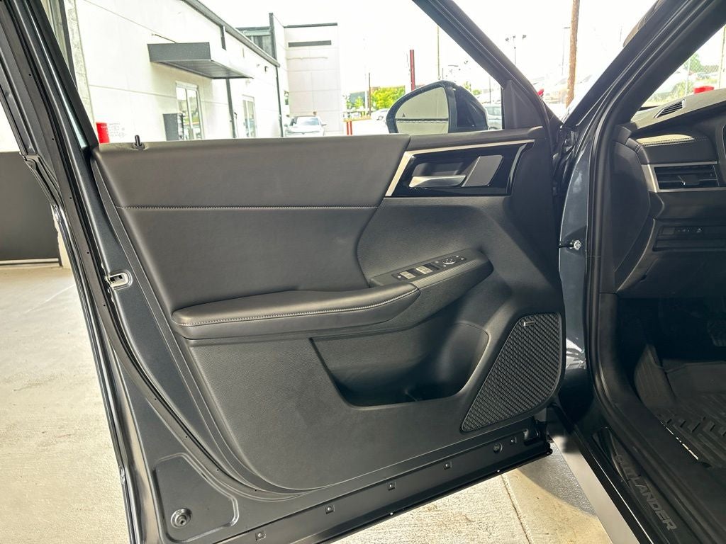 2026 Mitsubishi Outlander LE