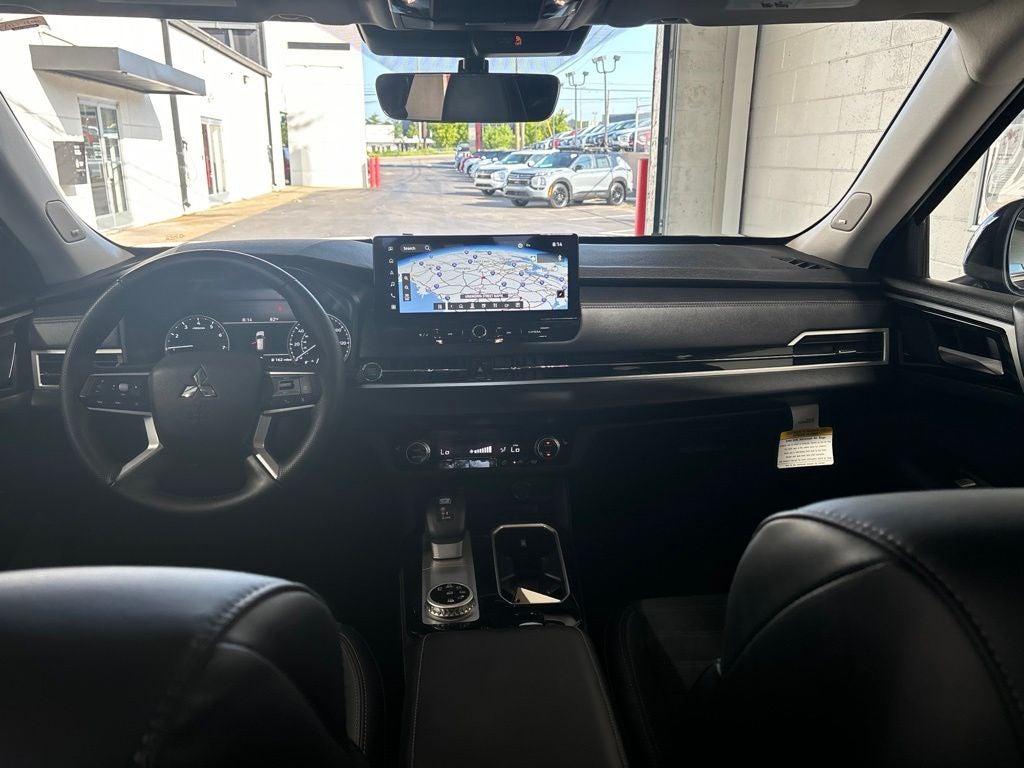 2025 Mitsubishi Outlander SE
