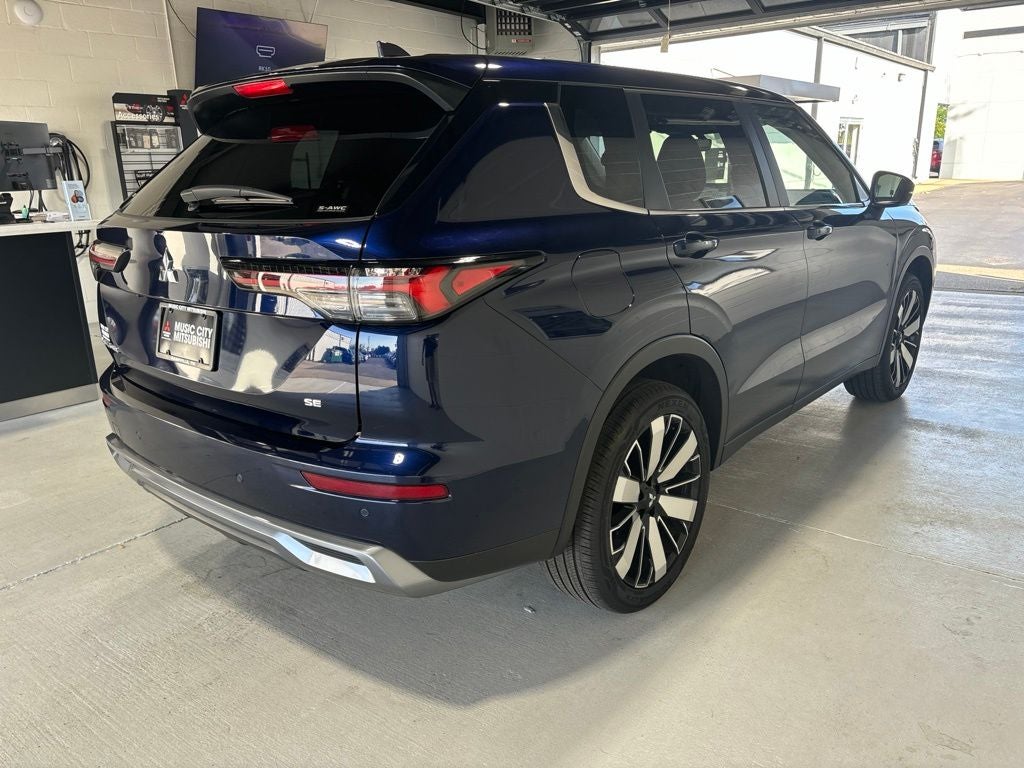 2025 Mitsubishi Outlander SE
