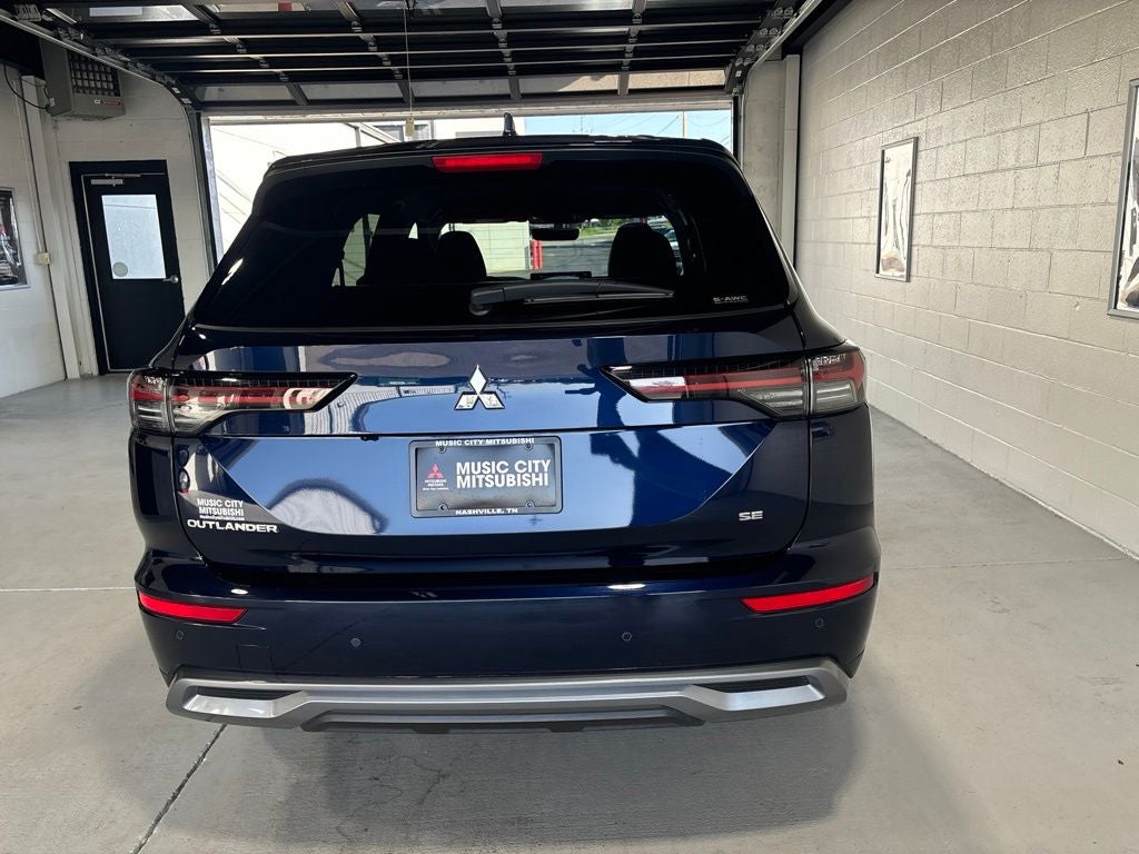 2025 Mitsubishi Outlander SE