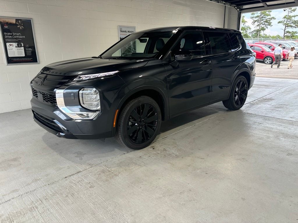 2026 Mitsubishi Outlander LE