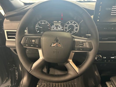 2026 Mitsubishi Outlander LE
