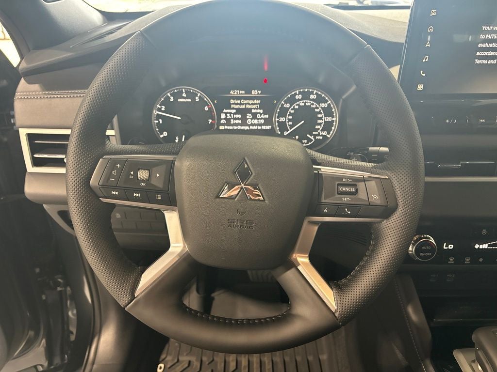 2026 Mitsubishi Outlander LE