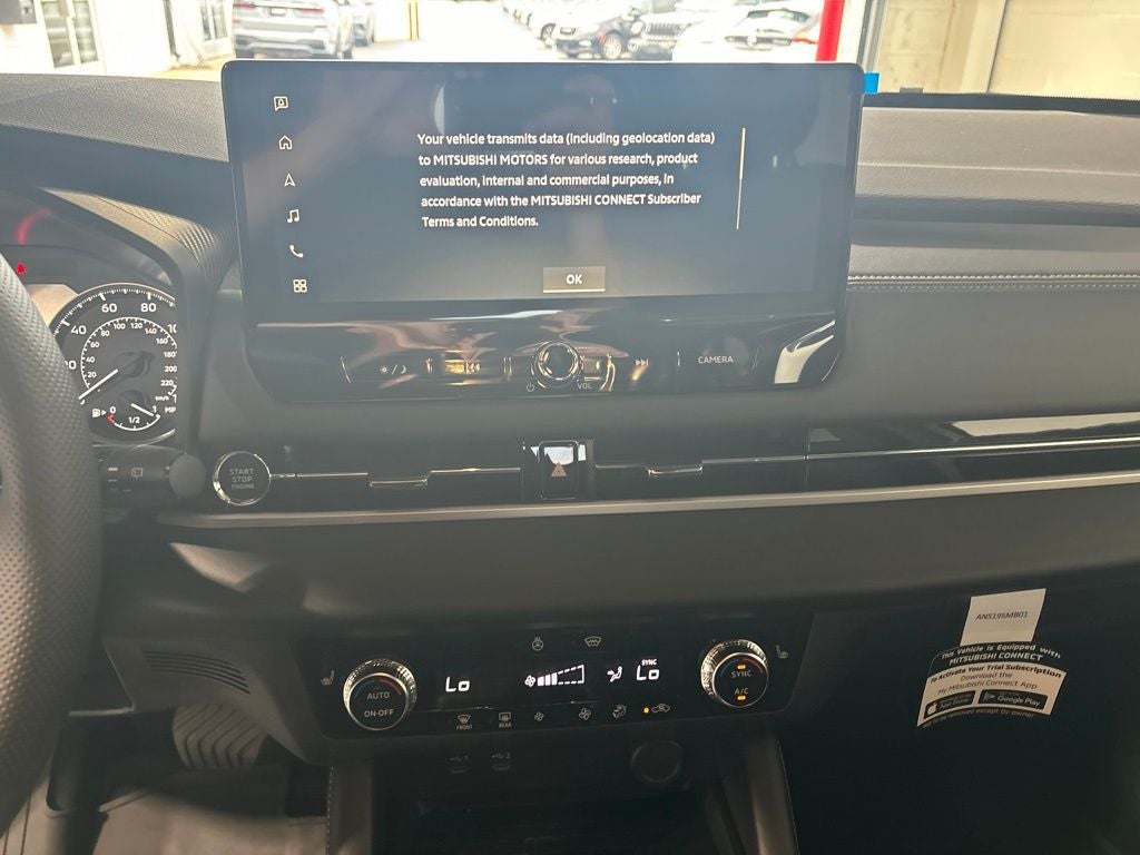 2026 Mitsubishi Outlander LE