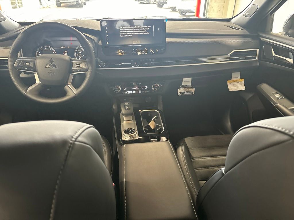 2026 Mitsubishi Outlander LE