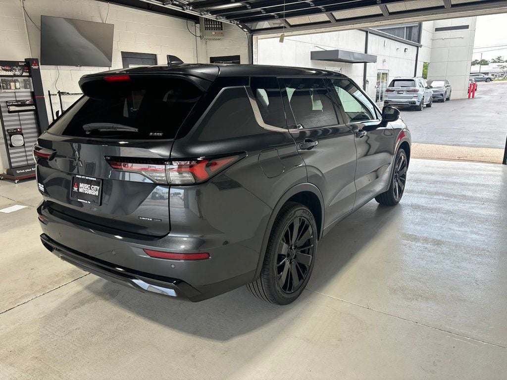 2026 Mitsubishi Outlander LE