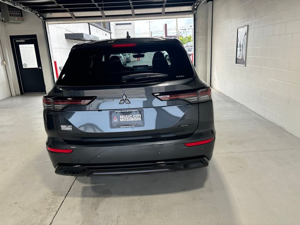2026 Mitsubishi Outlander LE