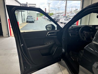 2026 Mitsubishi Outlander LE