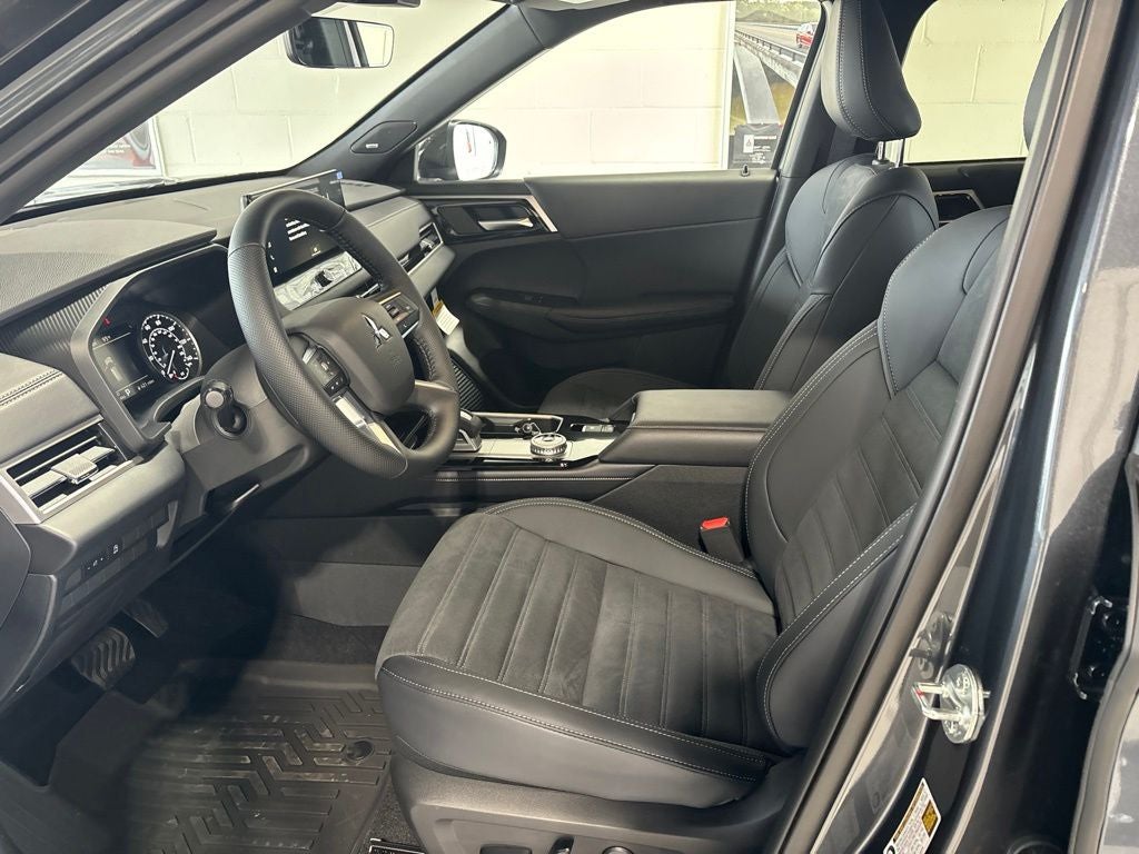 2026 Mitsubishi Outlander LE