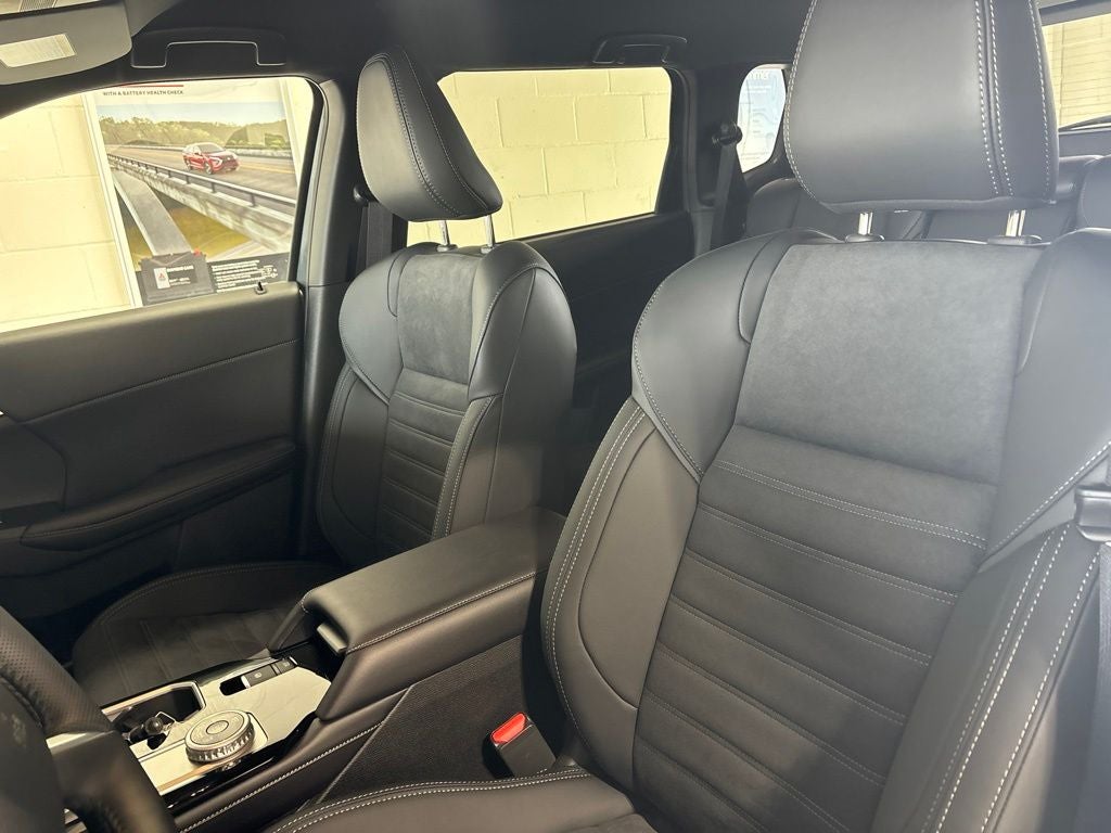 2026 Mitsubishi Outlander LE