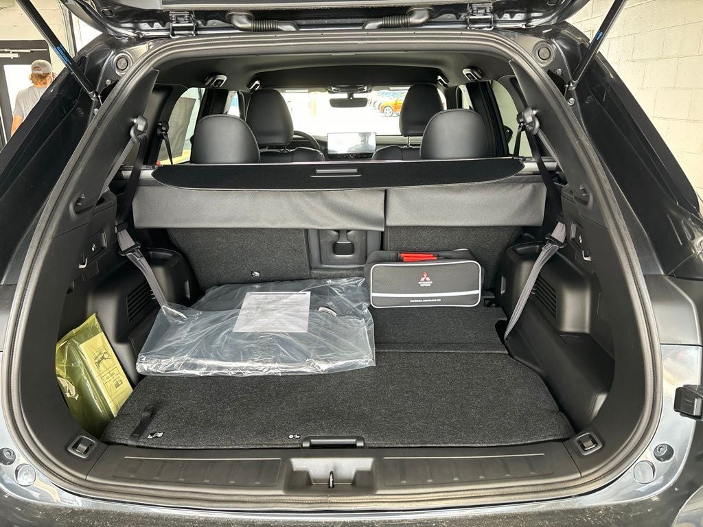 2026 Mitsubishi Outlander LE