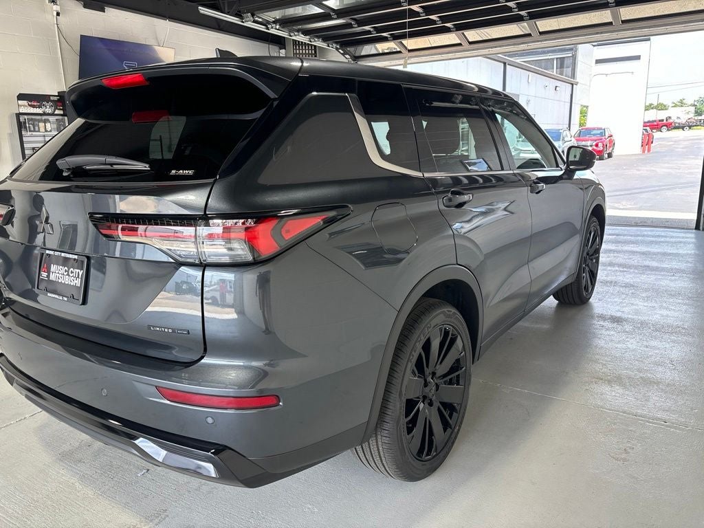 2026 Mitsubishi Outlander LE