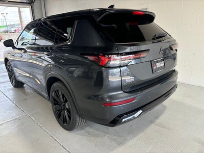 2026 Mitsubishi Outlander LE