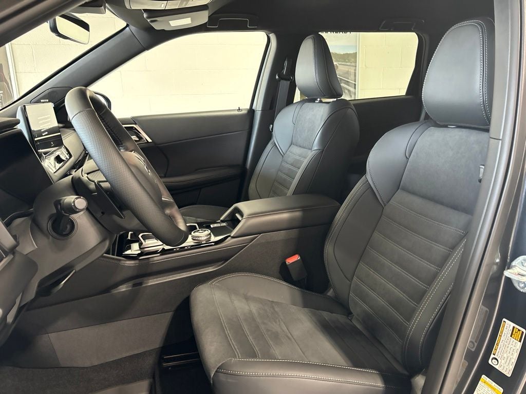 2026 Mitsubishi Outlander LE