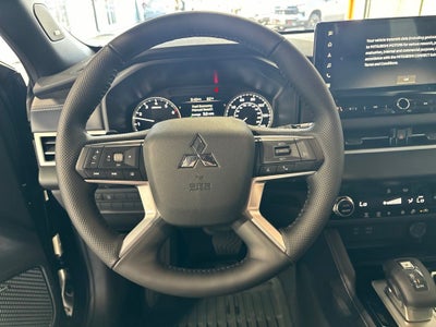 2026 Mitsubishi Outlander LE