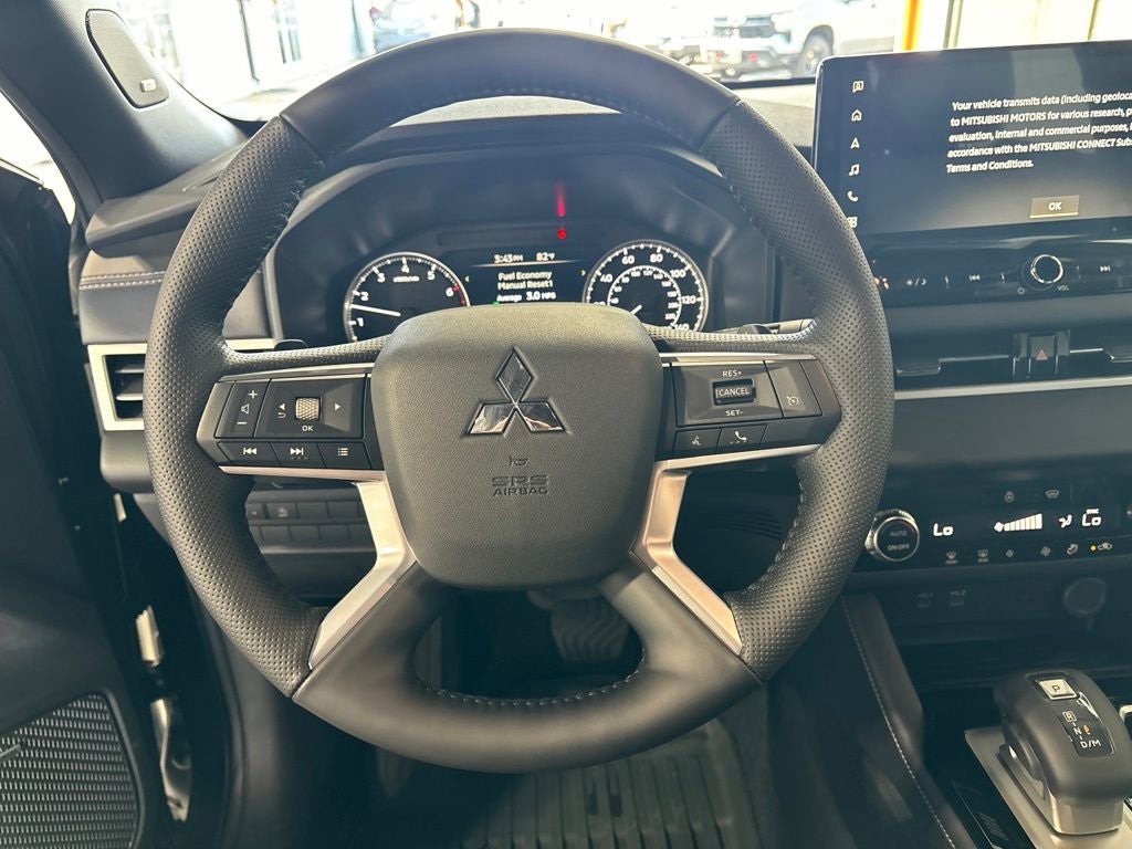 2026 Mitsubishi Outlander LE