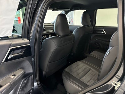 2026 Mitsubishi Outlander LE