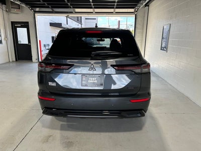 2026 Mitsubishi Outlander LE