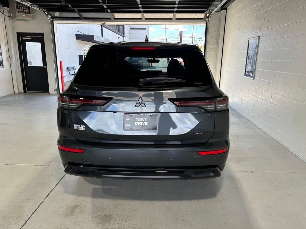 2026 Mitsubishi Outlander LE