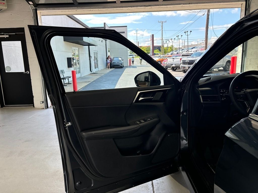 2026 Mitsubishi Outlander LE