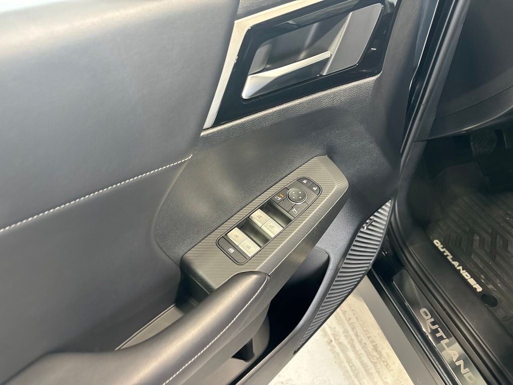 2026 Mitsubishi Outlander LE
