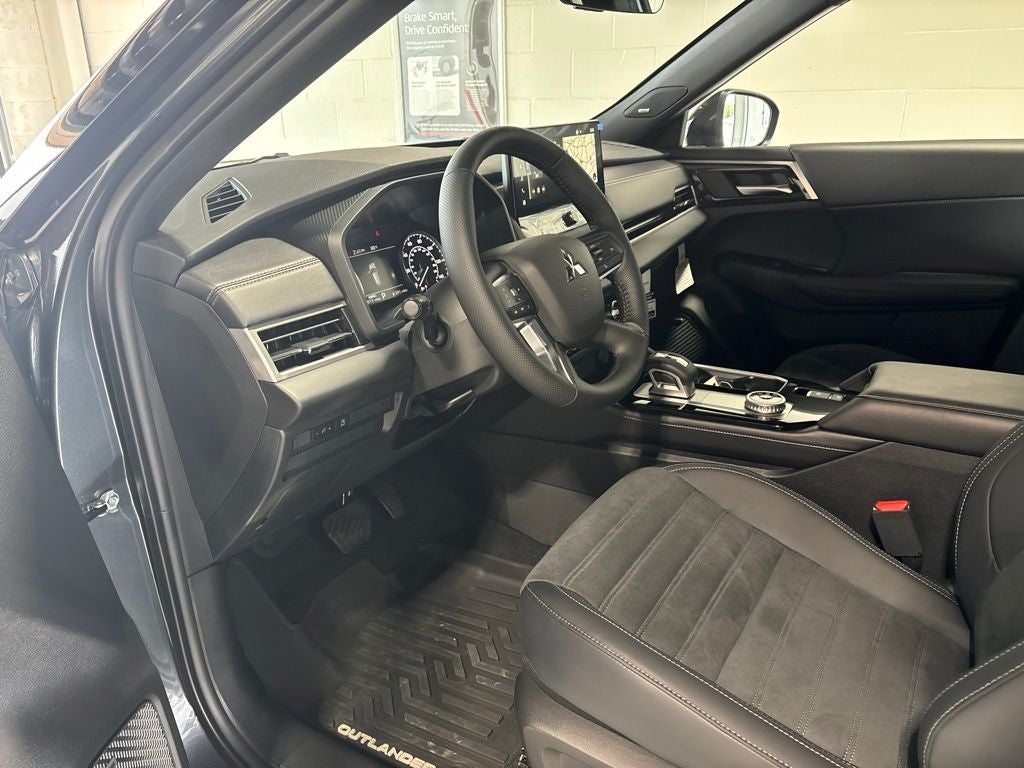 2026 Mitsubishi Outlander LE