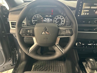 2026 Mitsubishi Outlander LE