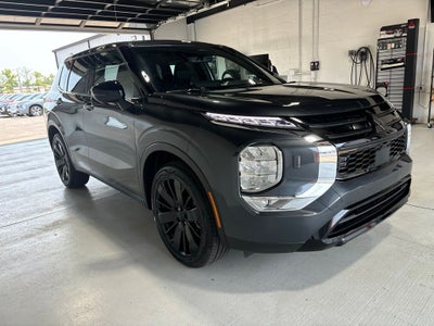 2026 Mitsubishi Outlander LE