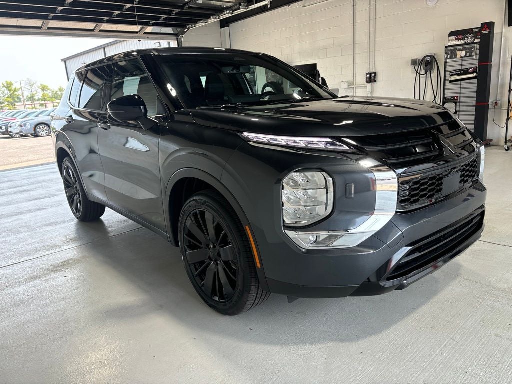 2026 Mitsubishi Outlander LE